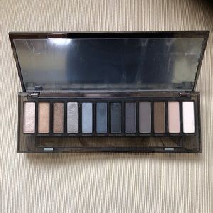 Urban Decay Naked Smoky Palette